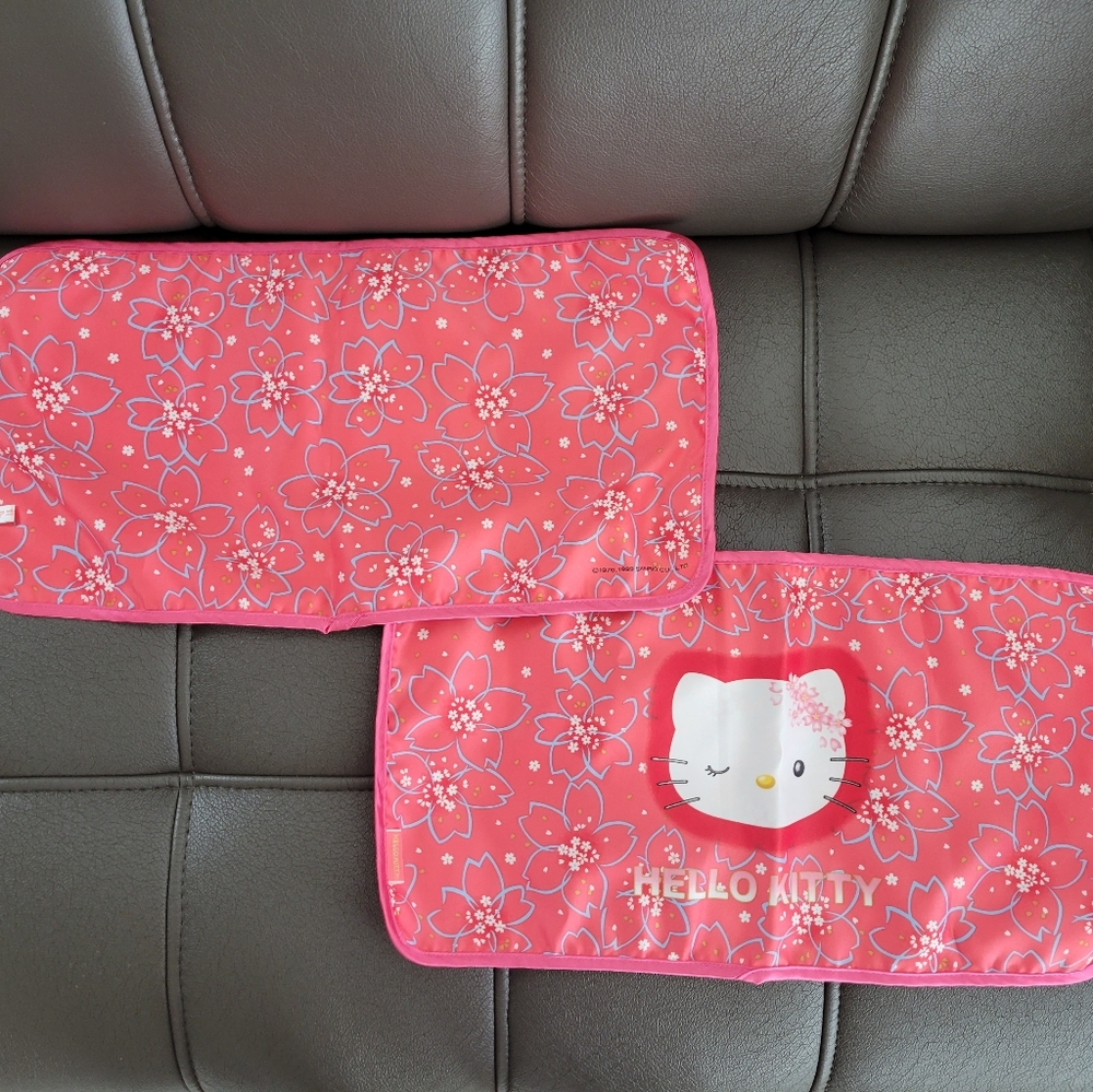 Hello Kitty Cloth X 2 - Picture 2 of 2